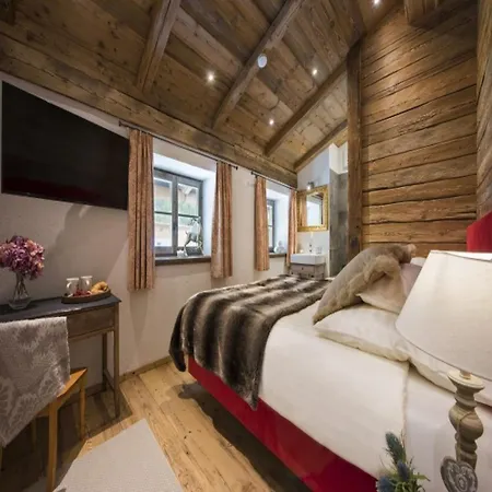 Entire Spa Chalet With Jacuzzi And Sauna *