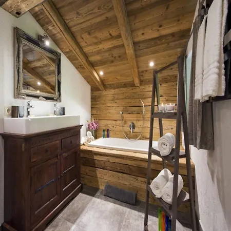 公寓 Entire Spa Chalet With Jacuzzi And Sauna *