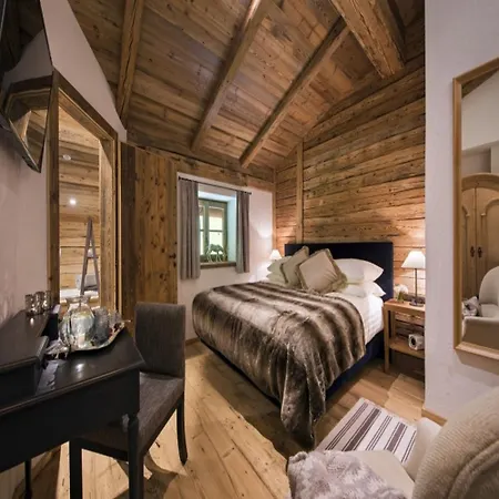 Entire Spa Chalet With Jacuzzi And Sauna